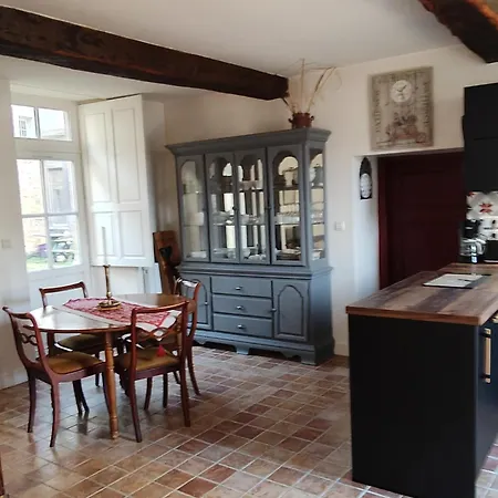 Au Coeur De La Cite Medievale, Logement De Plain-Pied Intramuros * Guérande